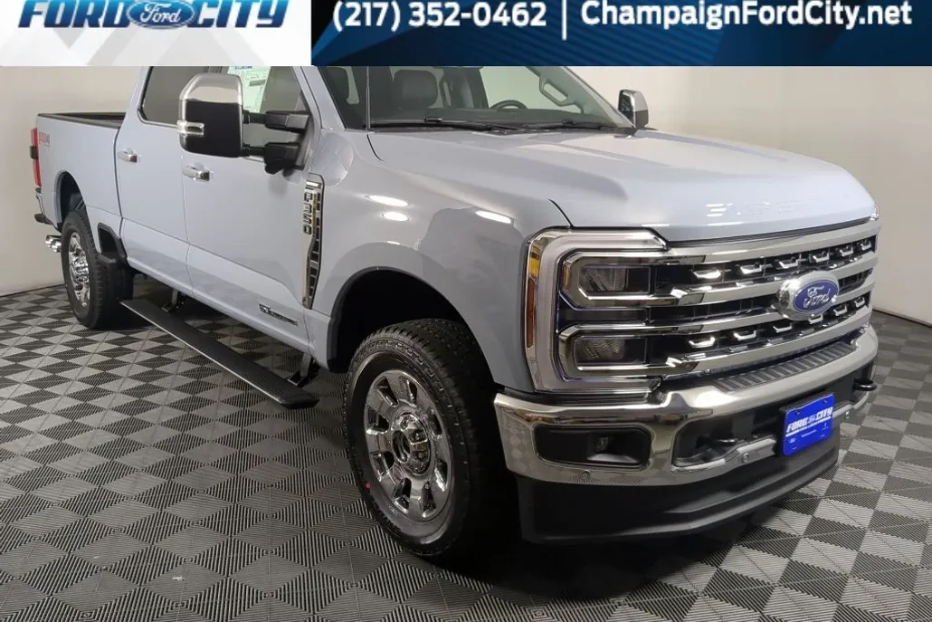 2025 Ford F-350 Lariat photo 1