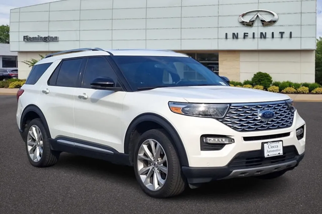 2023 Ford Explorer Platinum photo 1