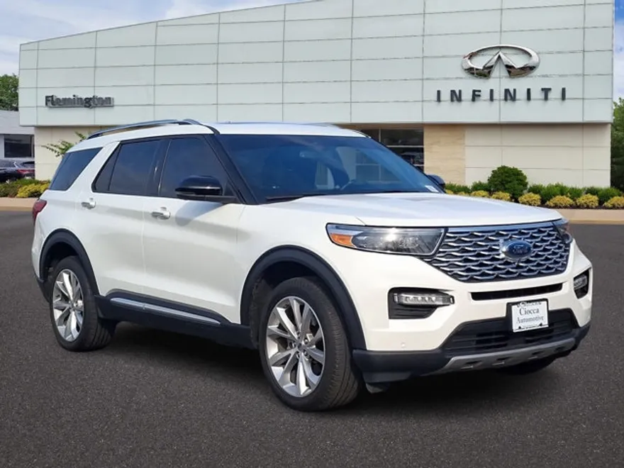2023 Ford Explorer Platinum photo 1