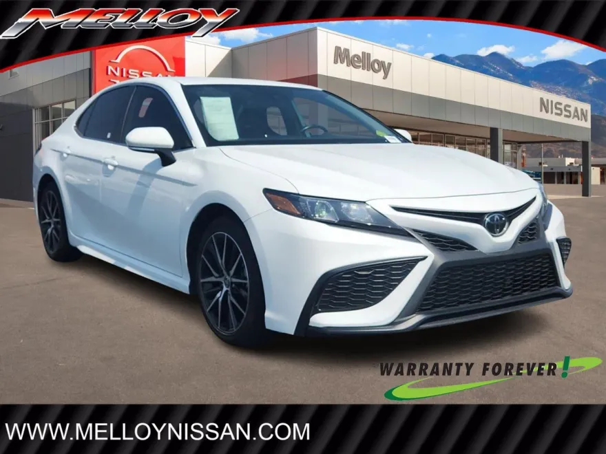 2024 Toyota Camry SE photo 1