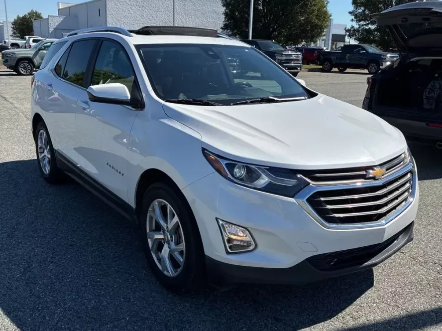 2021 Chevrolet Equinox LT photo 1