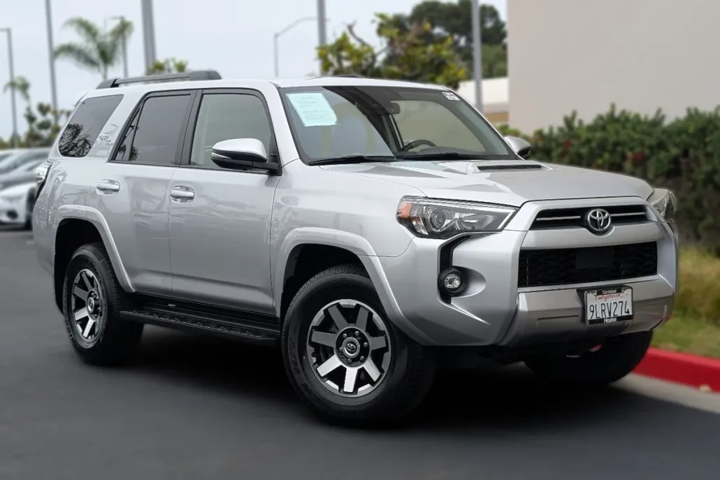 2023 Toyota 4Runner TRD Off-Road Premium photo 1