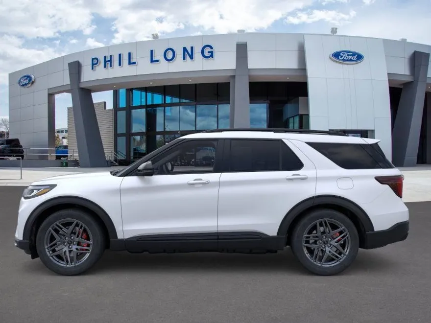 2025 Ford Explorer ST photo 1