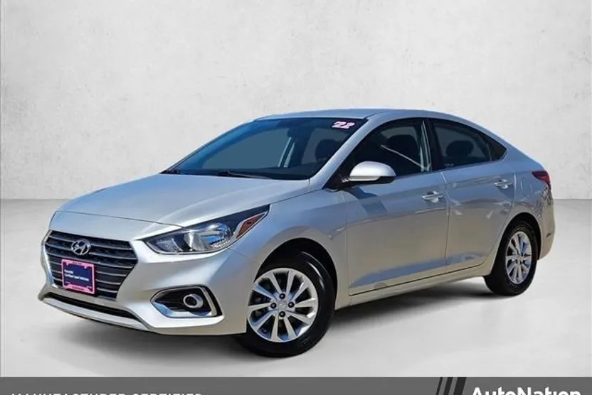 2022 Hyundai Accent SEL photo 1