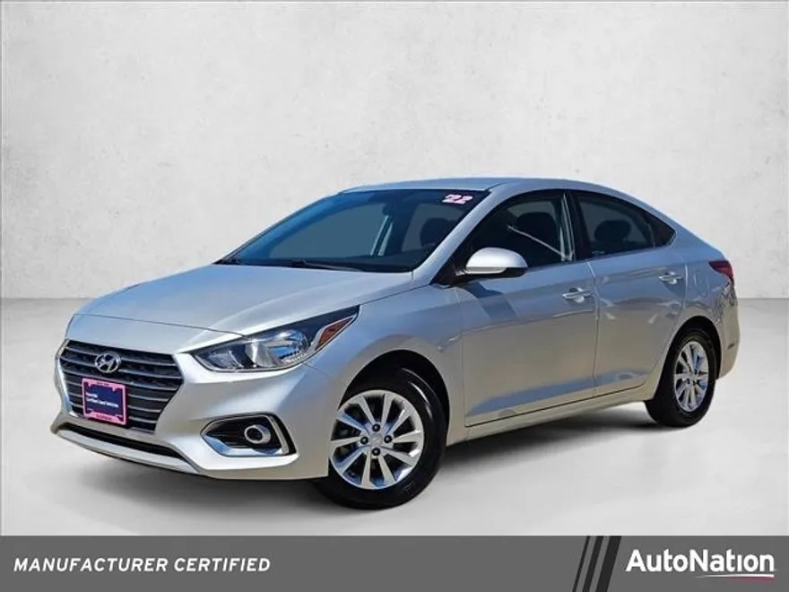 2022 Hyundai Accent SEL photo 1