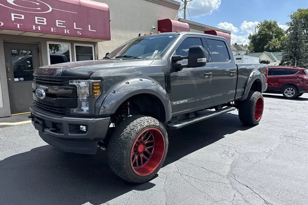 2019 Ford F-250 Lariat photo 1