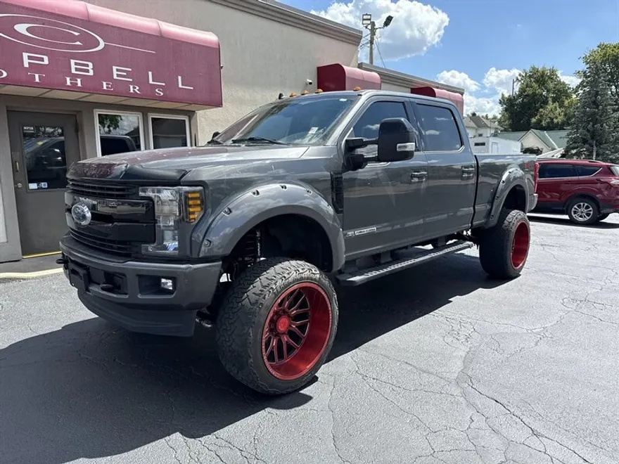2019 Ford F-250 Lariat photo 1