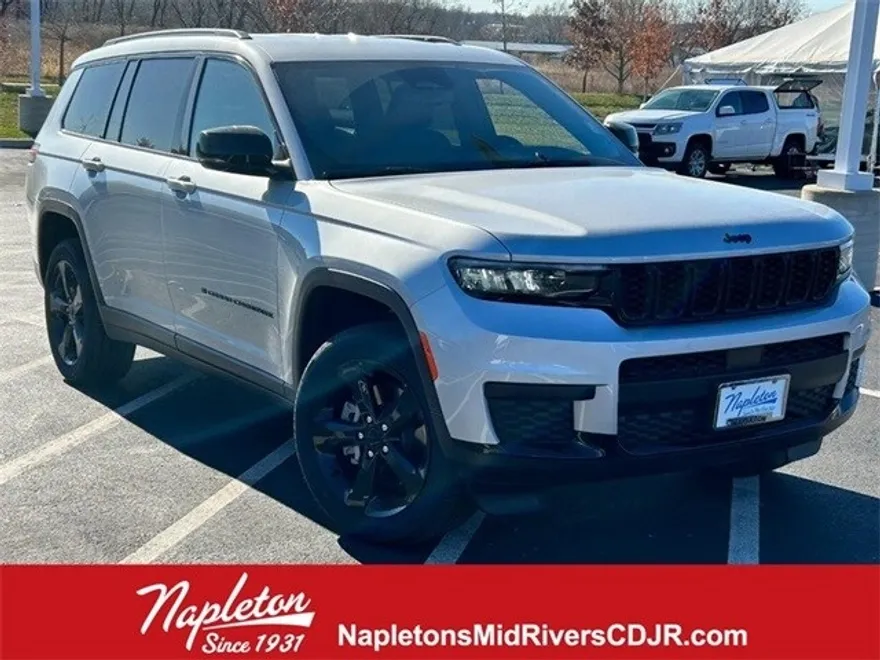 2024 Jeep Grand Cherokee Altitude photo 1