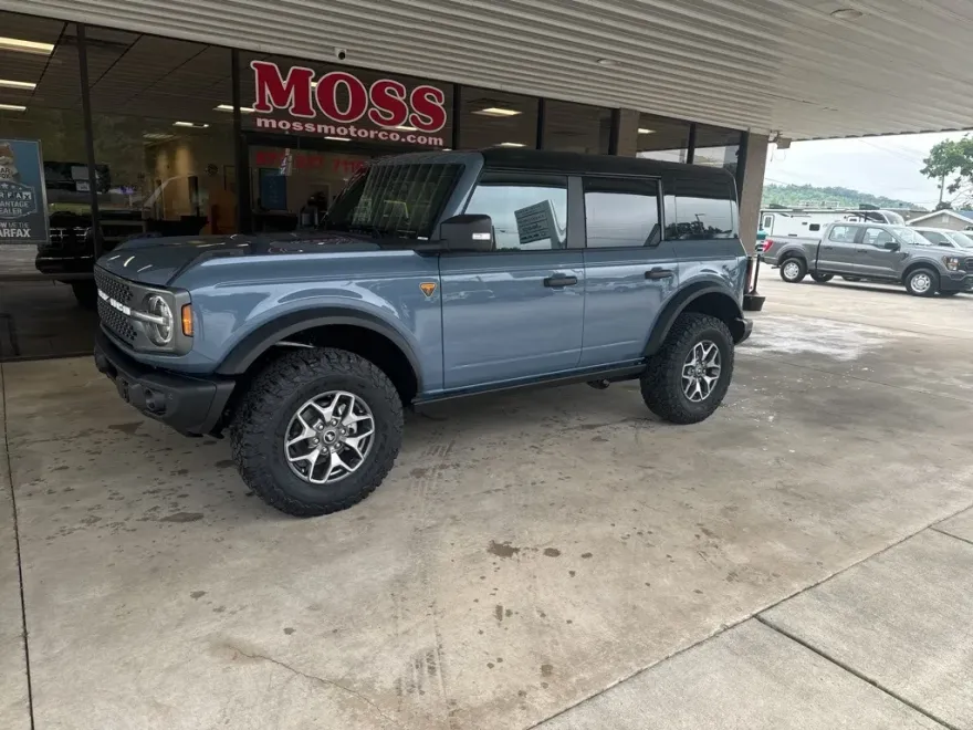 2025 Ford Bronco Badlands photo 1