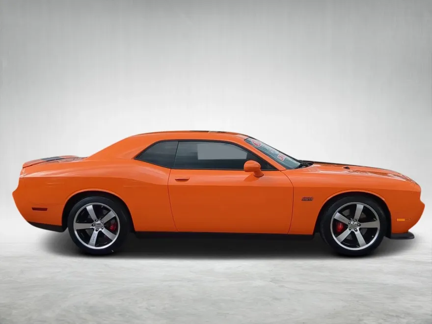 2014 Dodge Challenger SRT8 photo 1