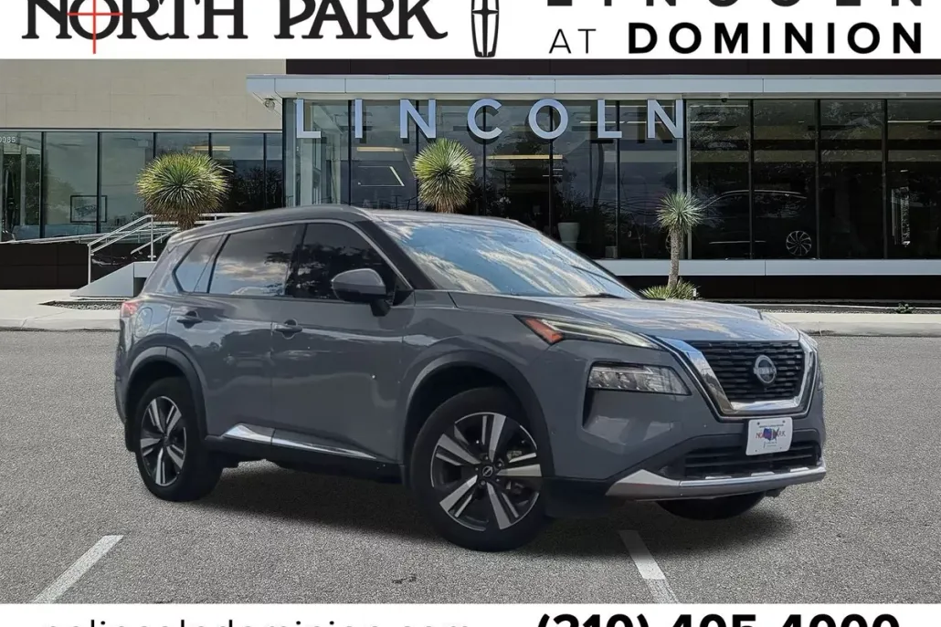 2022 Nissan Rogue Platinum photo 1