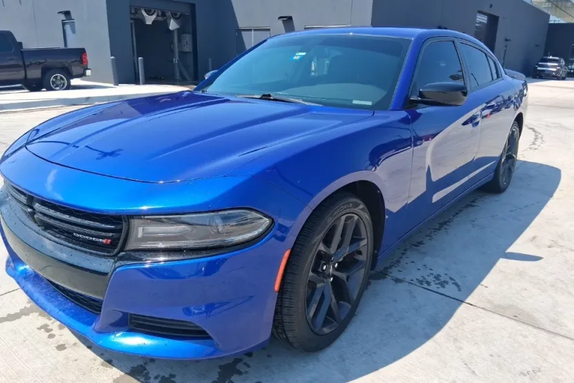 2019 Dodge Charger SXT photo 1