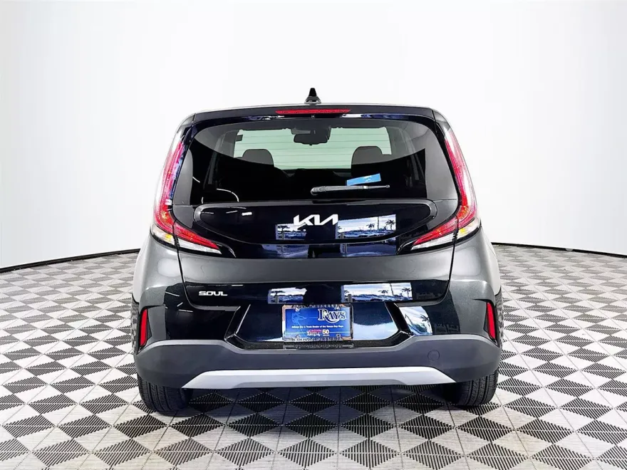 2023 Kia Soul S photo 1