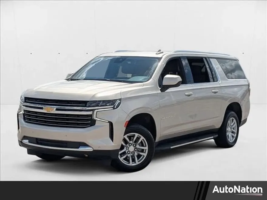 2023 Chevrolet Suburban LT photo 1
