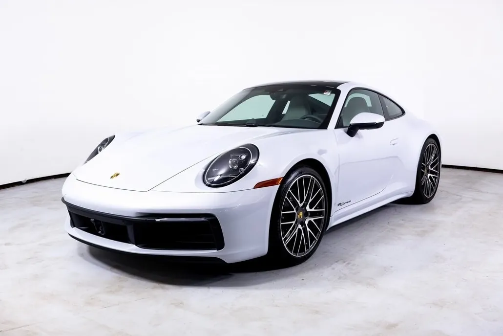 2024 Porsche 911 T 4 photo 1