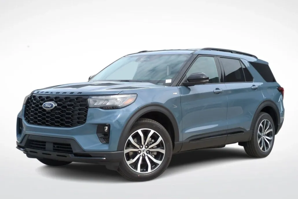 2025 Ford Explorer ST-Line photo 1