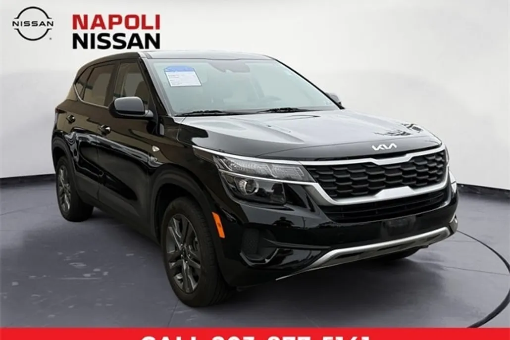 2023 Kia Seltos LX photo 1