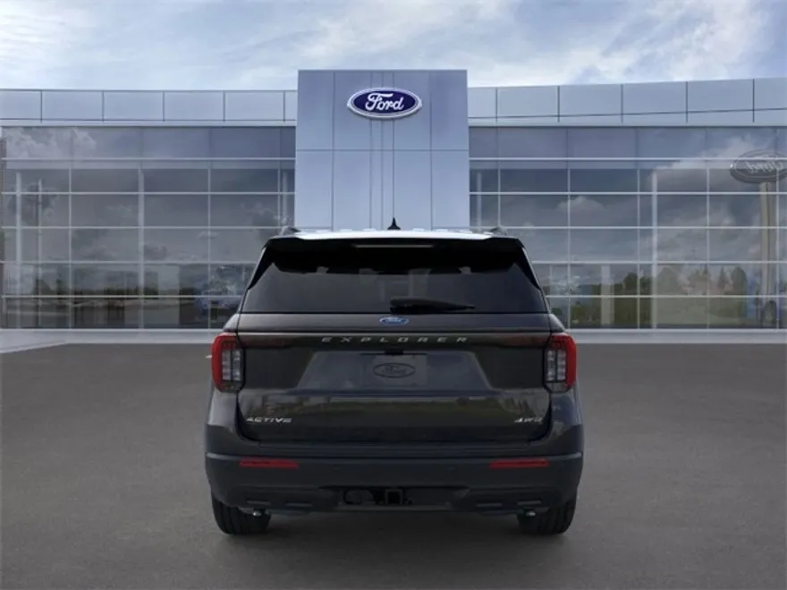 2025 Ford Explorer photo 1