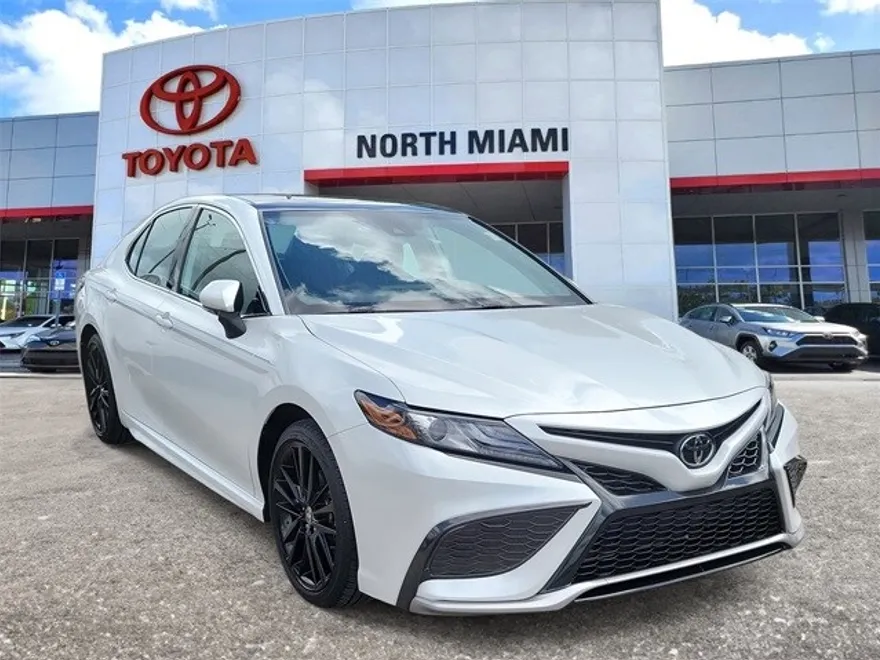 2022 Toyota Camry XSE photo 1