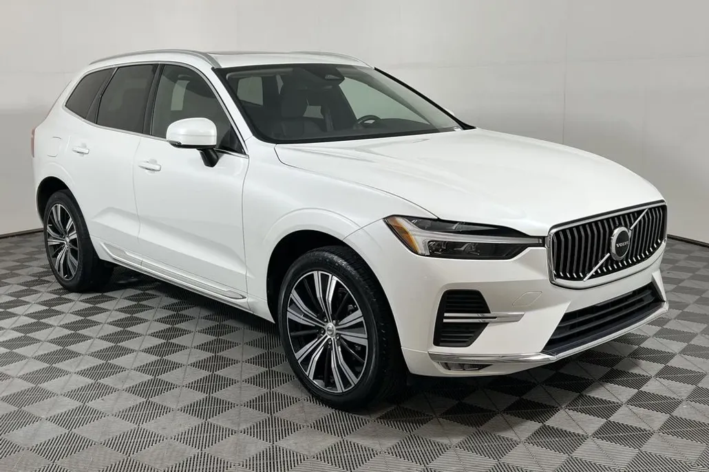 2022 Volvo XC60 B5 Inscription photo 1