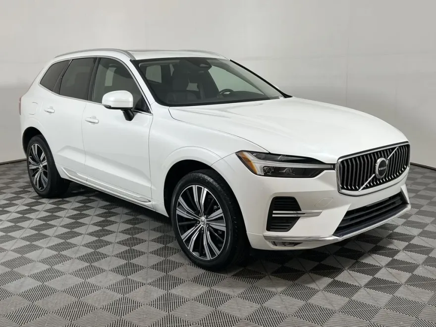 2022 Volvo XC60 B5 Inscription photo 1