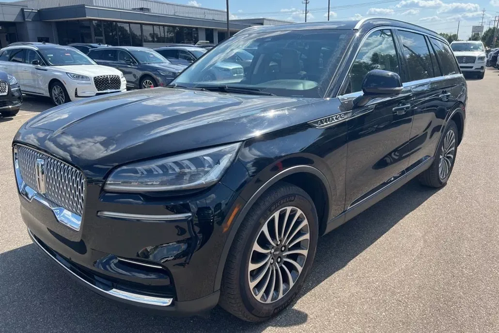 2022 Lincoln Aviator Reserve photo 1