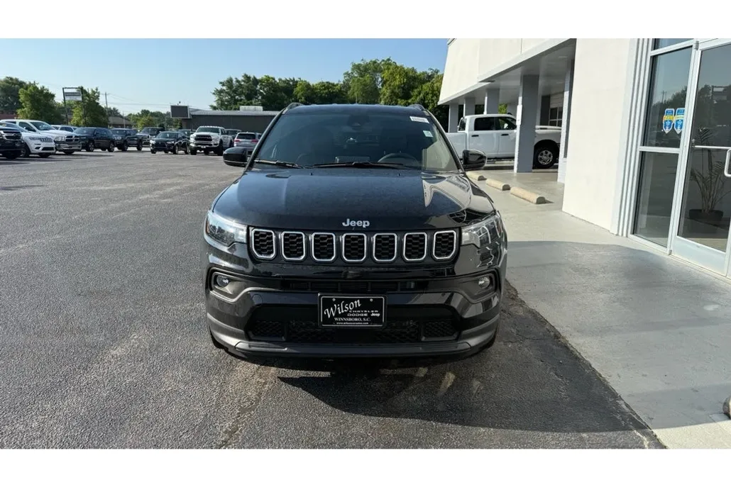 2025 Jeep Compass Latitude photo 1