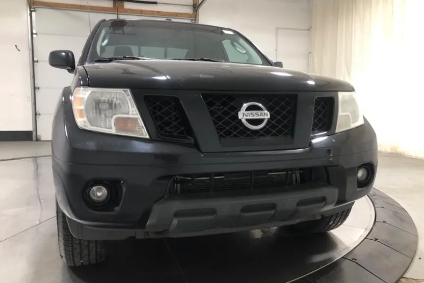 2011 Nissan Frontier PRO-4X photo 1