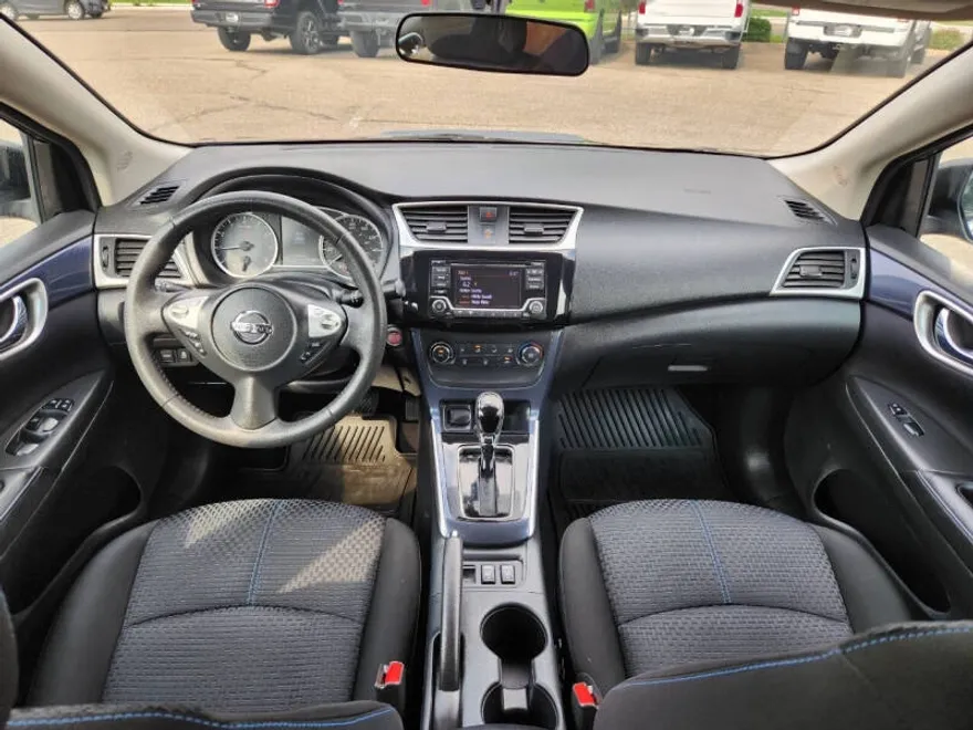 2017 Nissan Sentra SR photo 1