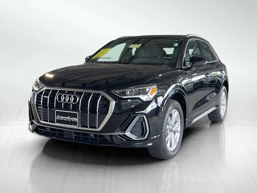 2023 Audi Q3 45 TFSI S line Premium photo 1