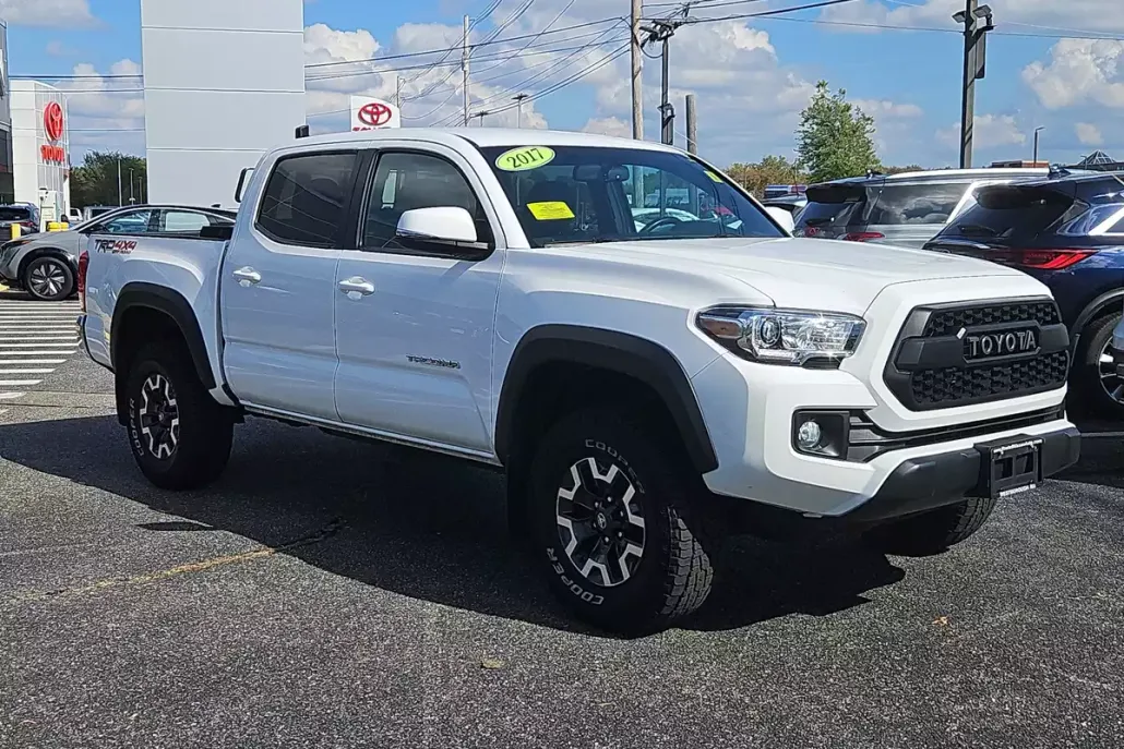 2017 Toyota Tacoma SR5 Double Cab photo 1