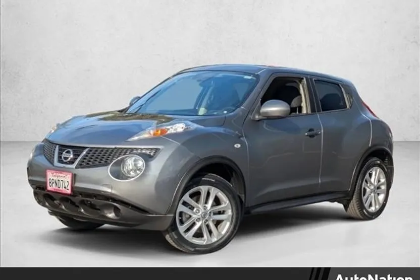 2012 Nissan Juke SV photo 1