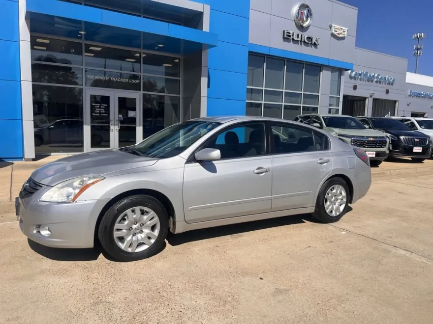 2011 Nissan Altima 2.5 S photo 1