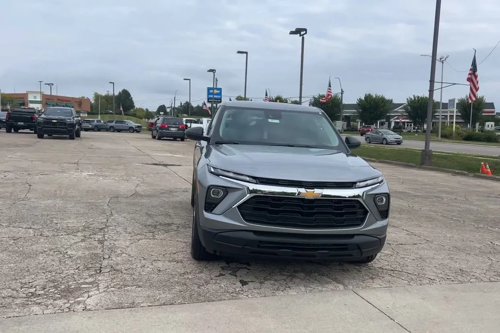 2026 Chevrolet Trailblazer LS photo 1