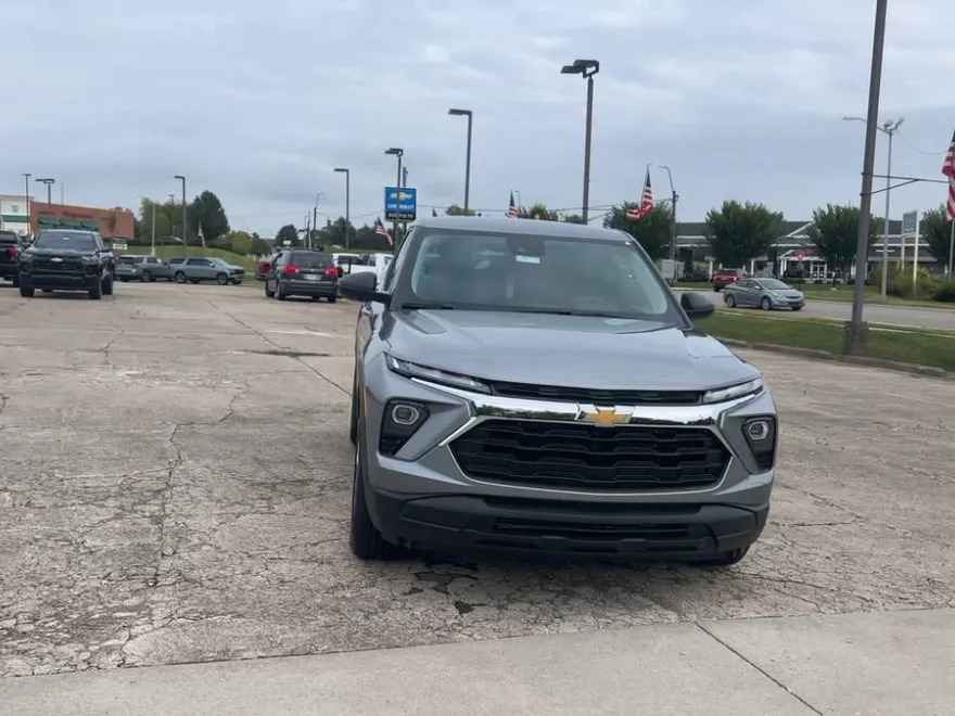 2026 Chevrolet Trailblazer LS photo 1