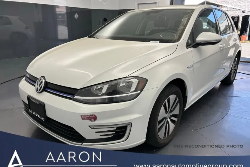 2019 Volkswagen e-Golf SE photo 1