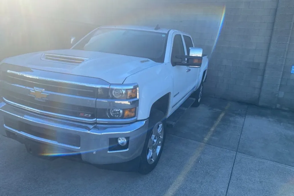 2018 Chevrolet Silverado 2500HD LTZ photo 1