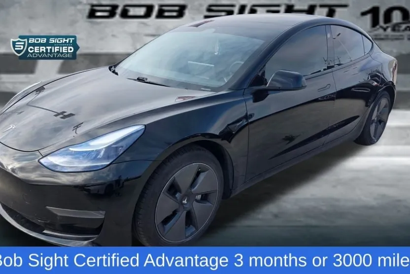 2021 Tesla Model 3 Standard Range Plus Rear-Wheel Drive photo 1