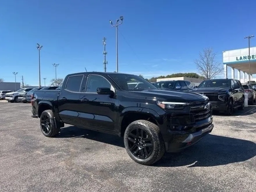 2025 Chevrolet Colorado Z71 photo 1