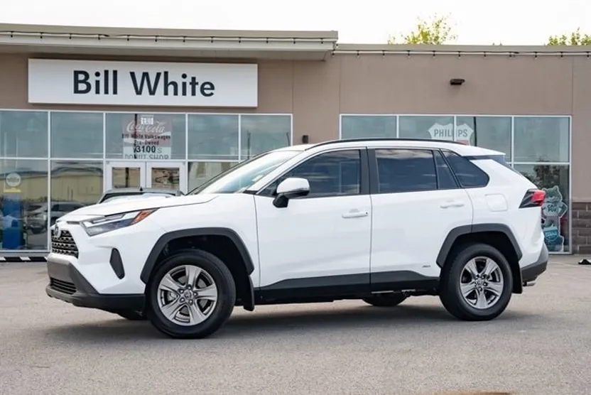 2022 Toyota RAV4 Hybrid XLE photo 1