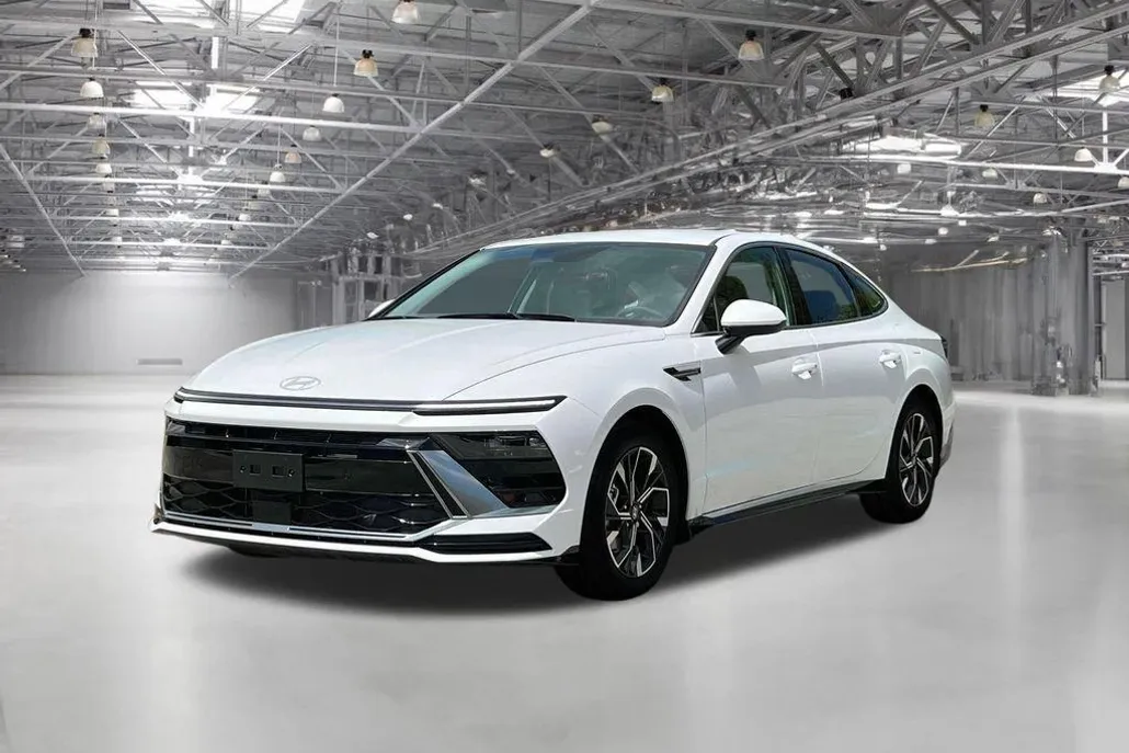 2025 Hyundai Sonata SEL photo 1
