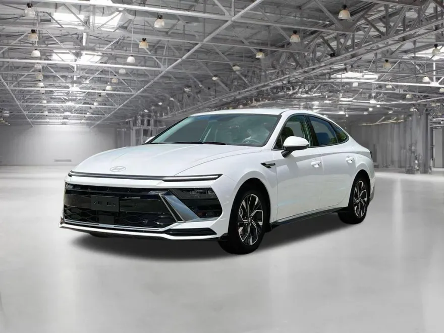 2025 Hyundai Sonata SEL photo 1