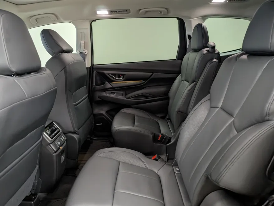 2025 Subaru Ascent Onyx Edition Touring photo 1