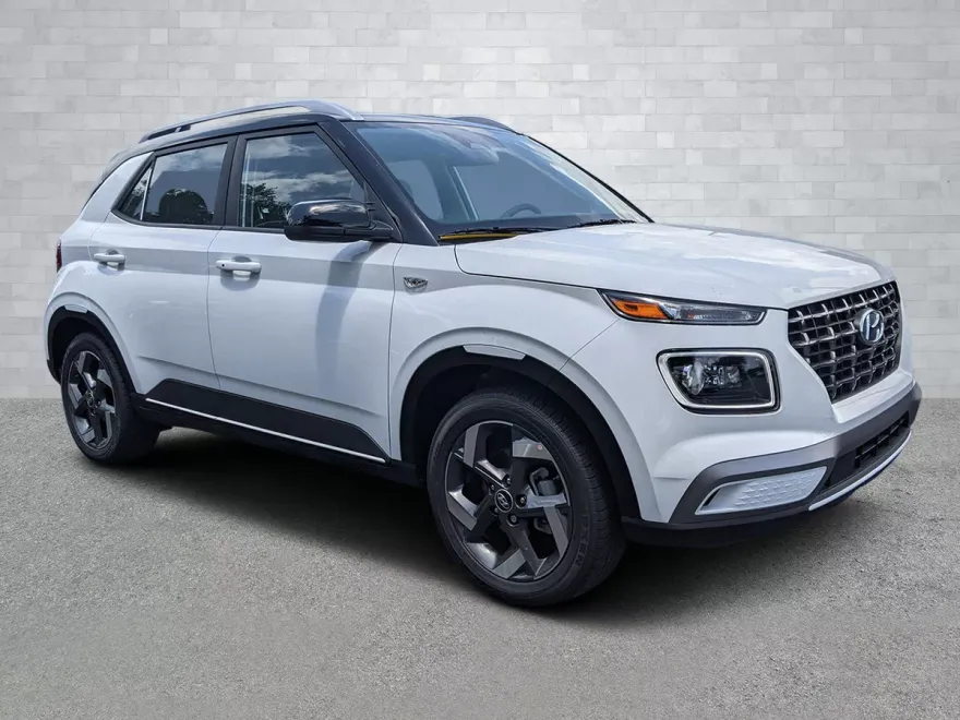 2025 Hyundai Venue Limited photo 1