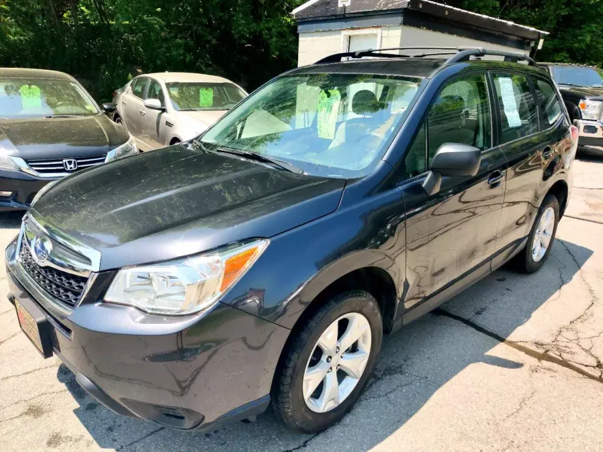 2016 Subaru Forester 2.5i Premium photo 1