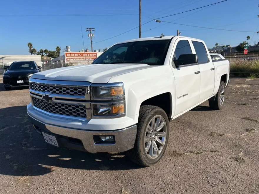 2014 Chevrolet Silverado LT photo 1