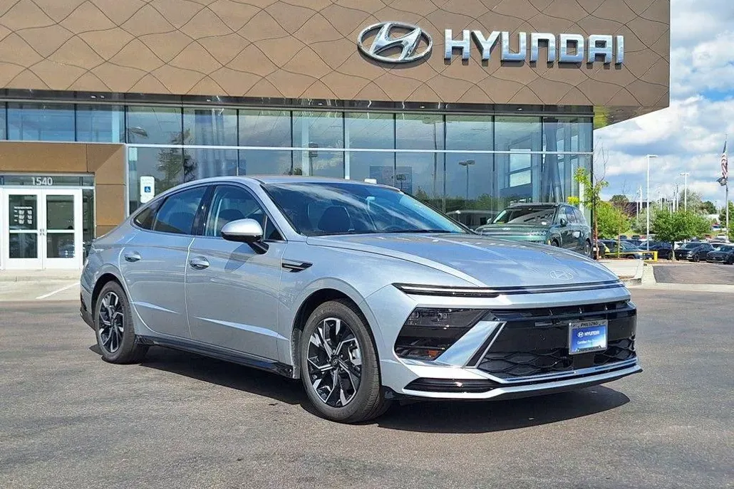 2024 Hyundai Sonata SEL photo 1