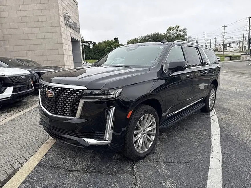 2023 Cadillac Escalade ESV Premium Luxury photo 1