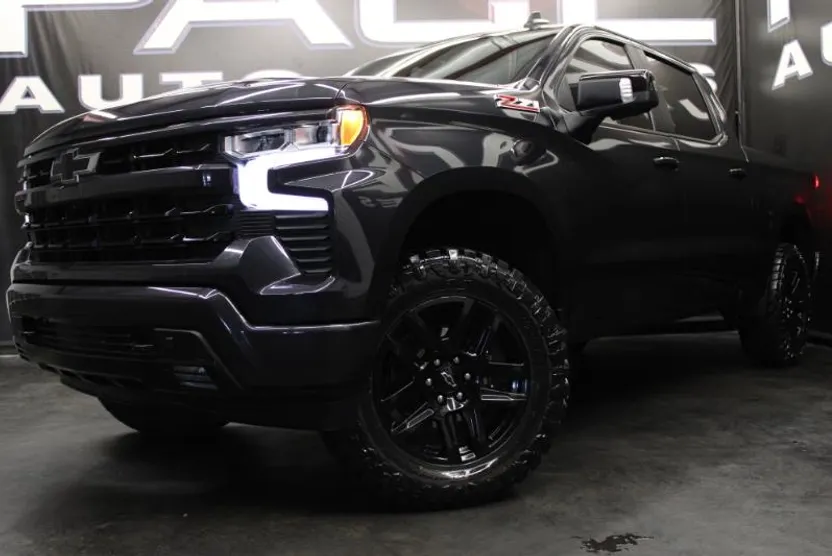 2023 Chevrolet Silverado 1500 RST photo 1