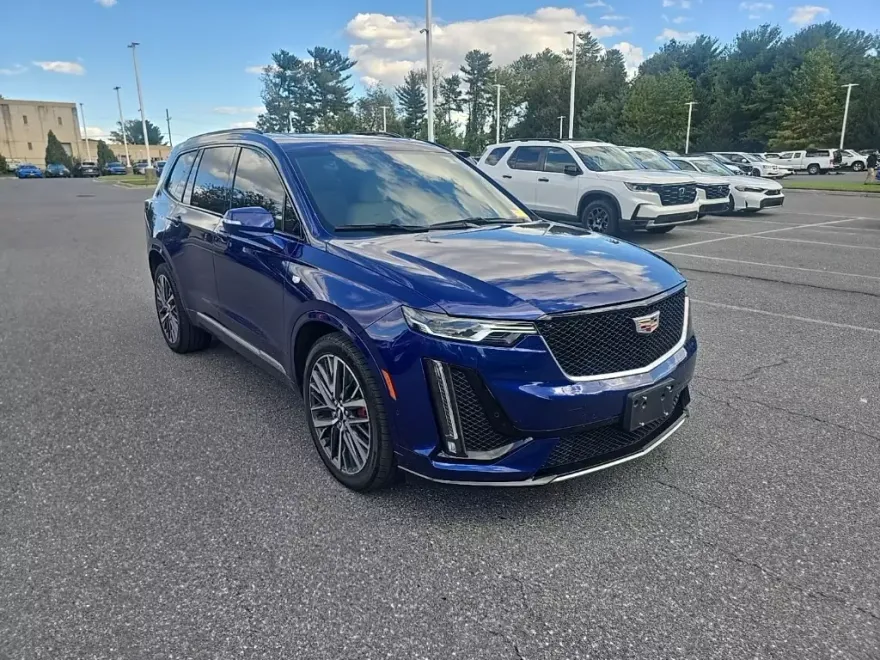 2023 Cadillac XT6 Sport photo 1